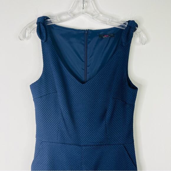 Trina Turk blue bow preppy dressy cropped designer jumpsuit small - Picture 2 of 7